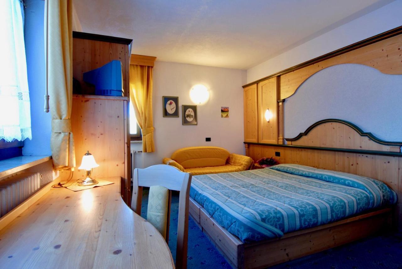 Albergo Venezia Passo Rolle Kültér fotó