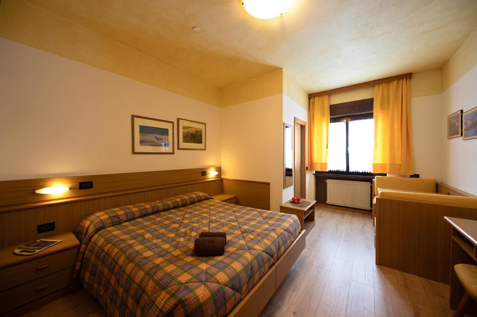 Albergo Venezia Passo Rolle Kültér fotó