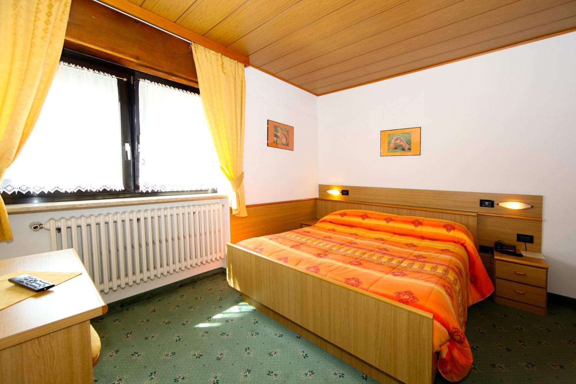 Albergo Venezia Passo Rolle Kültér fotó