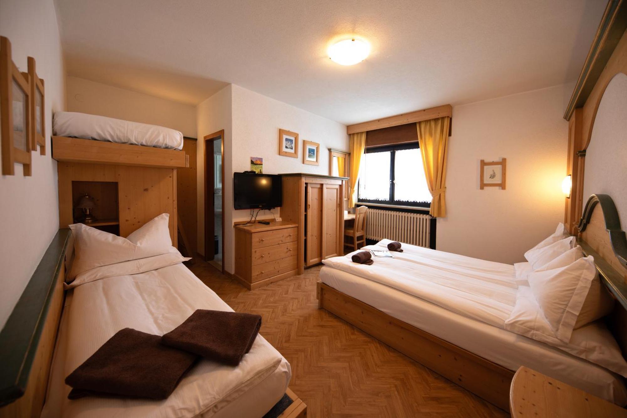Albergo Venezia Passo Rolle Kültér fotó