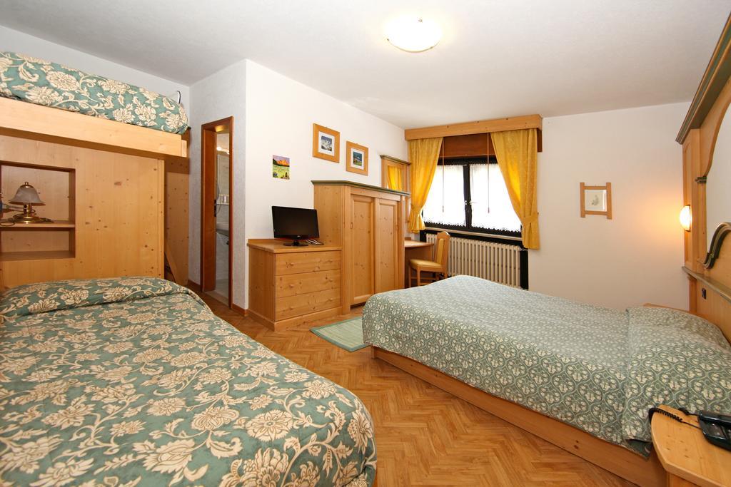 Albergo Venezia Passo Rolle Kültér fotó