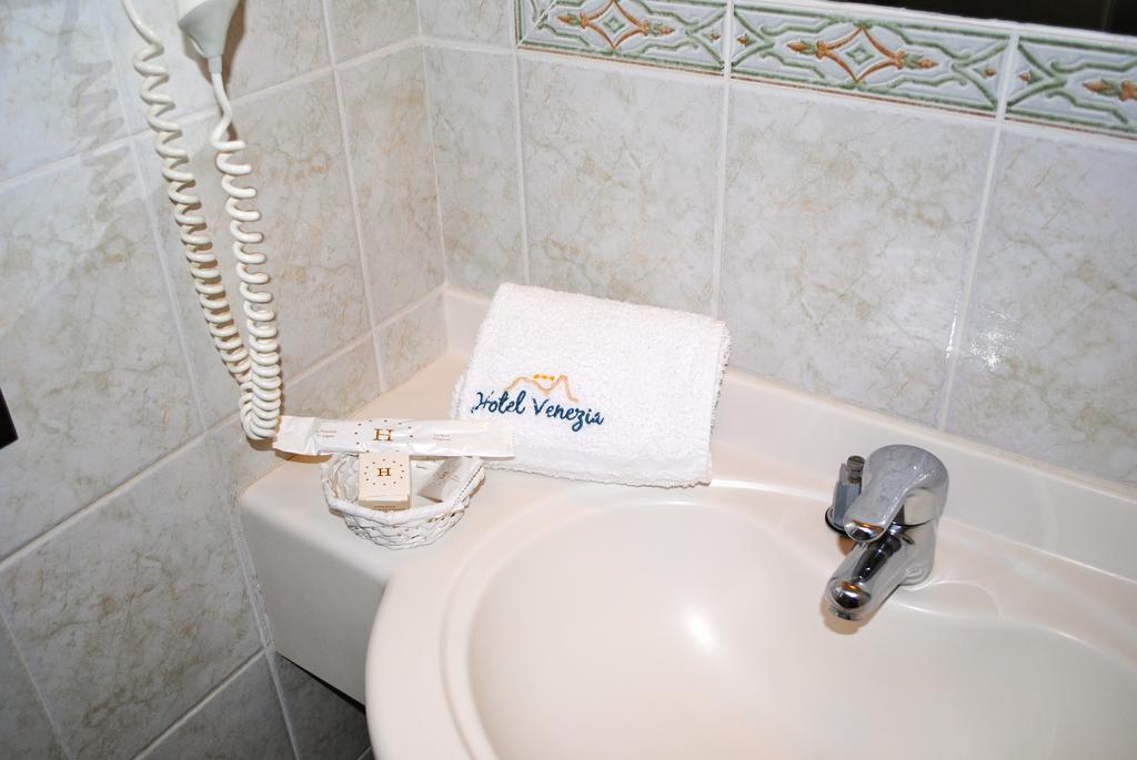 Albergo Venezia Passo Rolle Kültér fotó