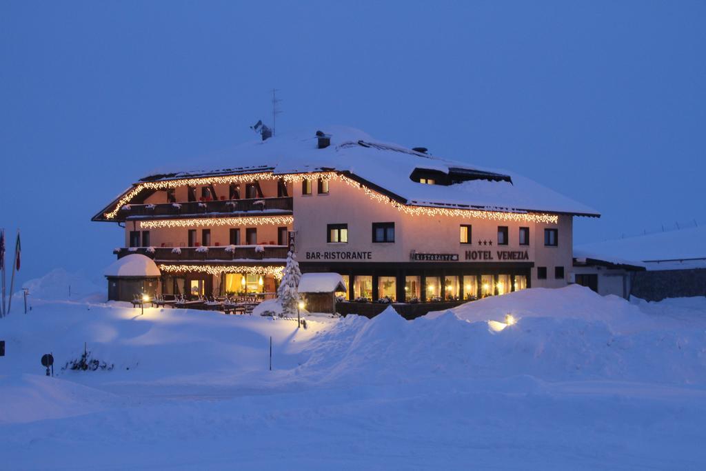 Albergo Venezia Passo Rolle Kültér fotó