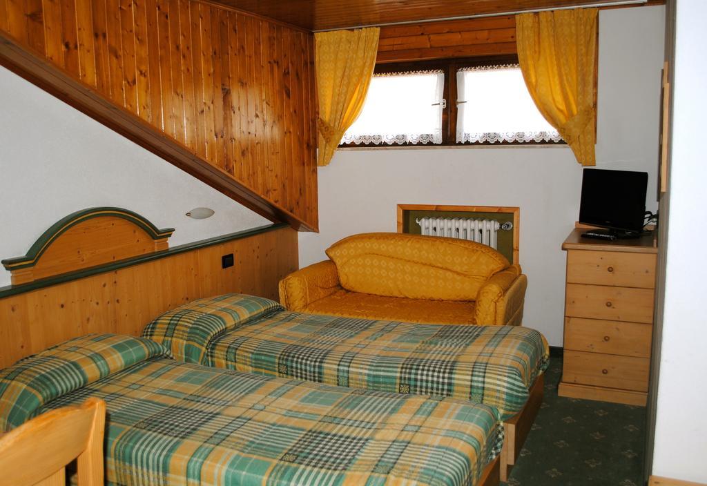 Albergo Venezia Passo Rolle Kültér fotó