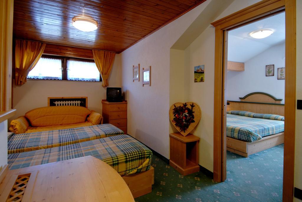 Albergo Venezia Passo Rolle Kültér fotó
