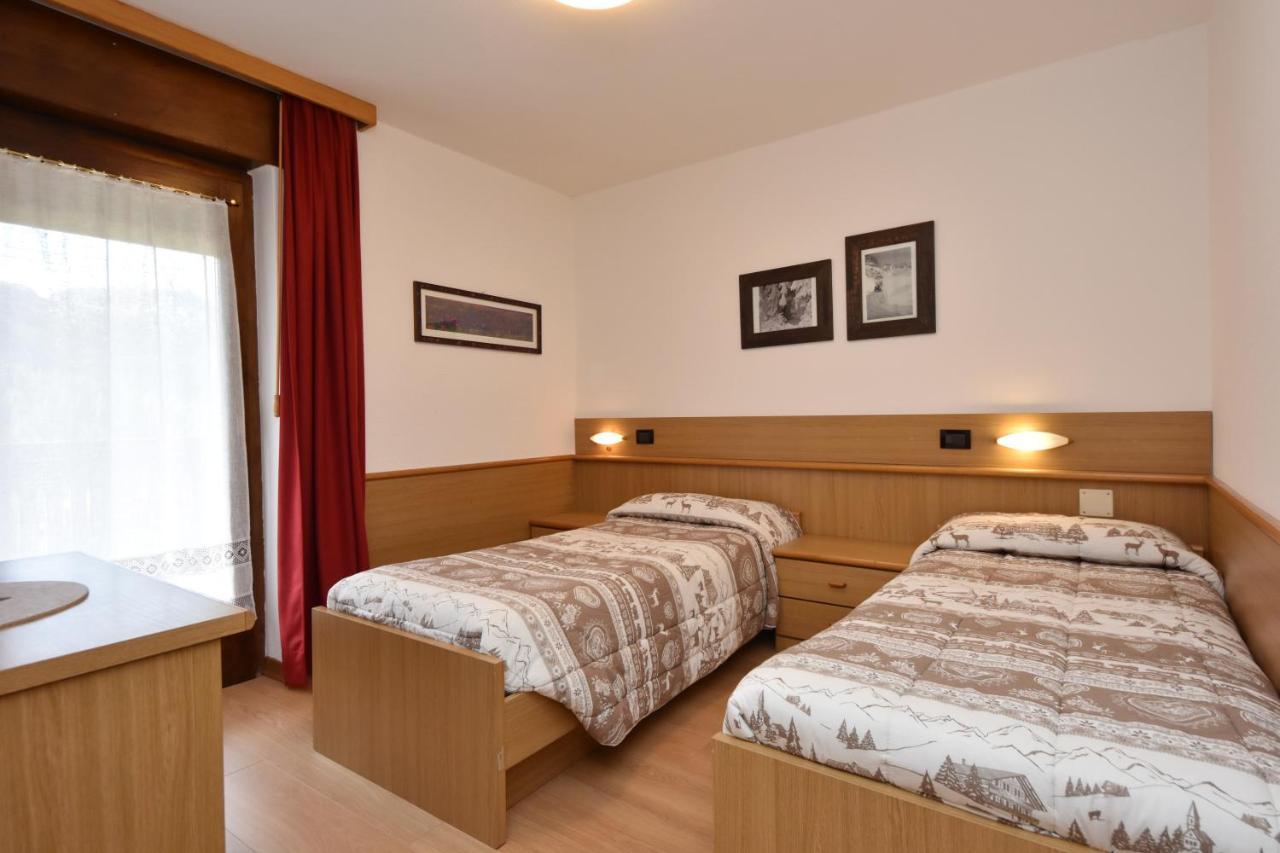 Albergo Venezia Passo Rolle Kültér fotó