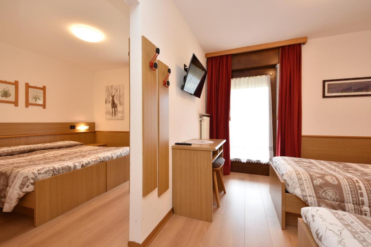 Albergo Venezia Passo Rolle Kültér fotó