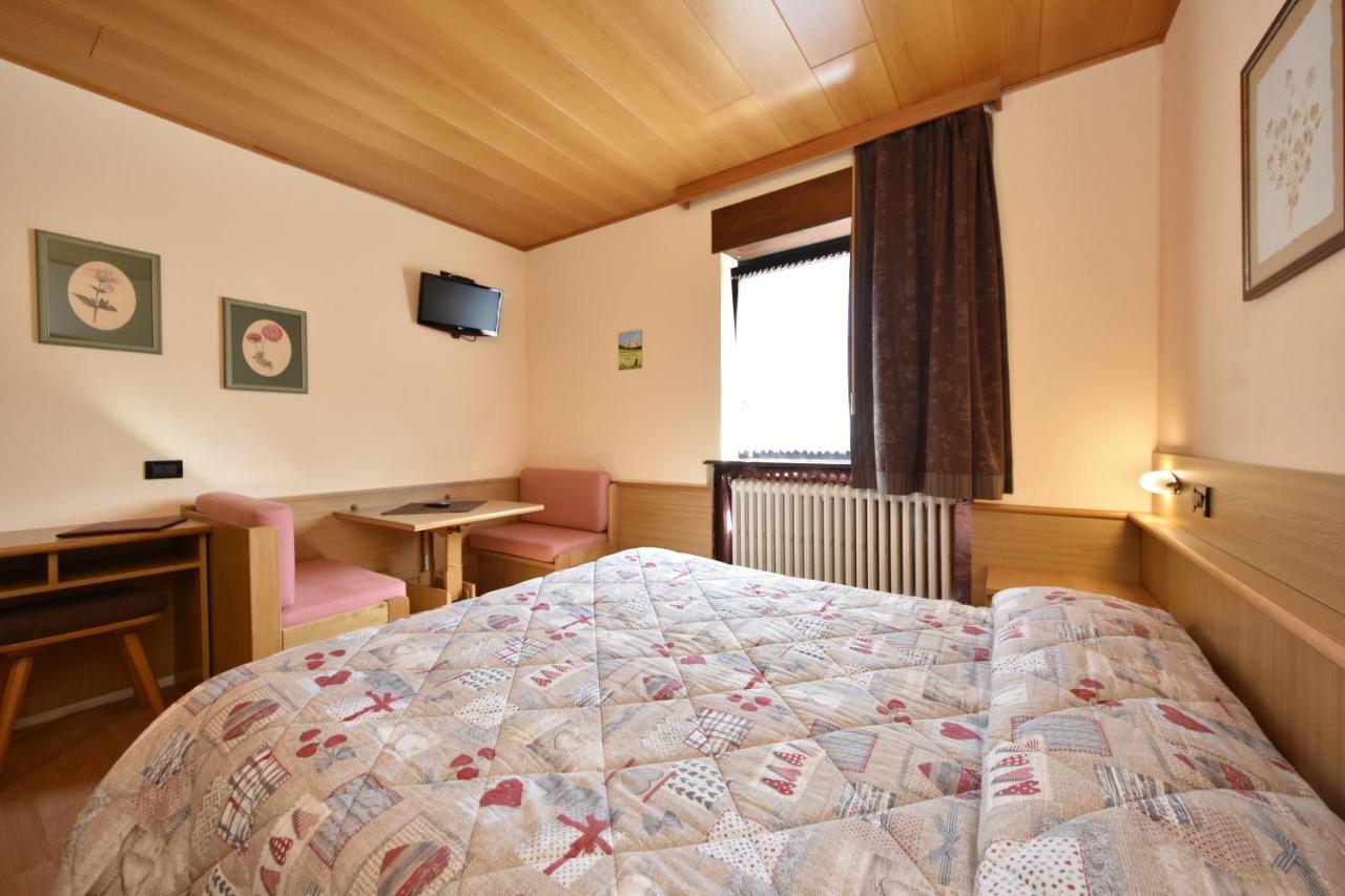 Albergo Venezia Passo Rolle Kültér fotó