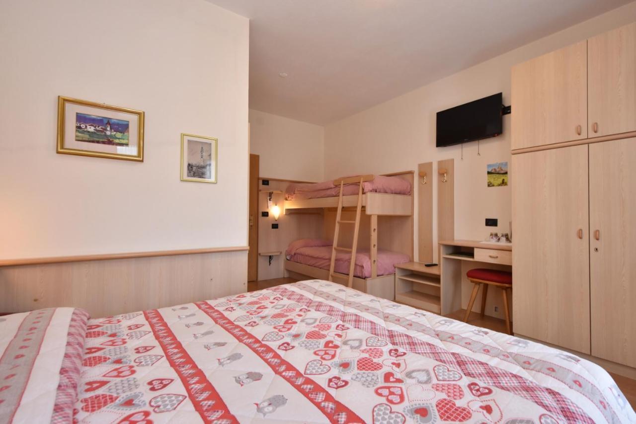 Albergo Venezia Passo Rolle Kültér fotó